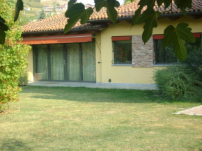 Villetta nel verde con parcheggio